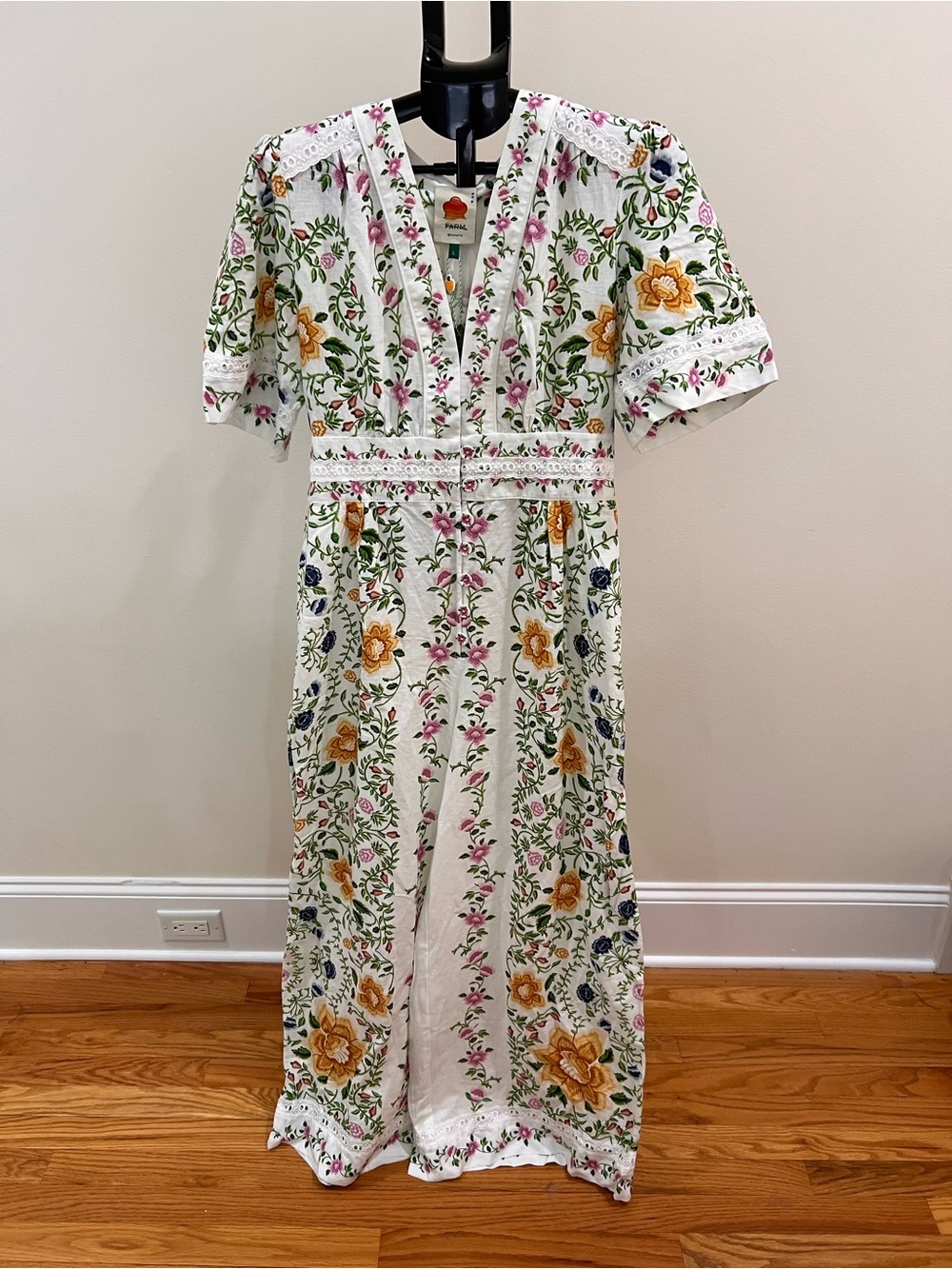 FARM Rio White Floral Embroidered Wide-Leg Jumpsuit | NWT | Large - Picture 3 of 4